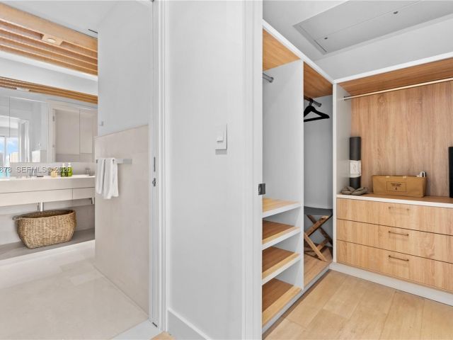 Apartment for sale  Unit #PH-1703 - photo 7446426