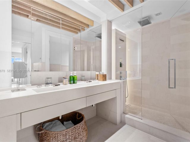 Apartment for sale  Unit #PH-1703 - photo 7446431