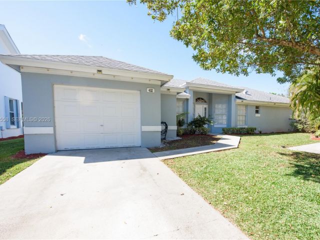 3-bedroom home for sale in Homestead - 452 SE 20th Dr - MondialRealty