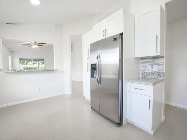 3-bedroom home for sale in Homestead - 452 SE 20th Dr - MondialRealty