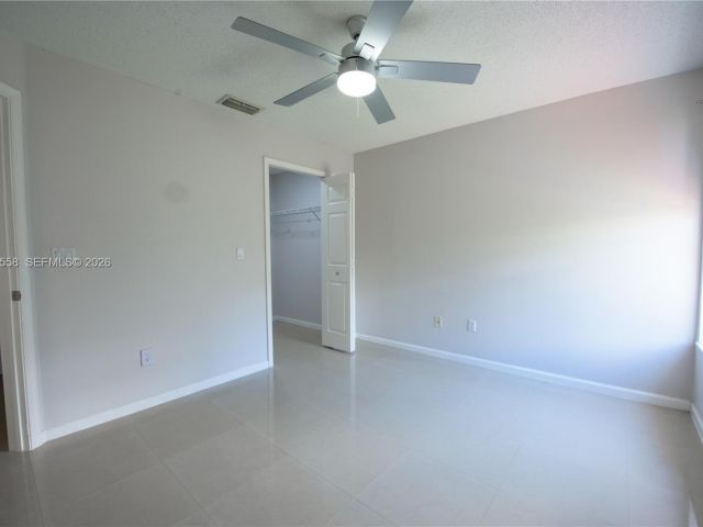 3-bedroom home for sale in Homestead - 452 SE 20th Dr - MondialRealty