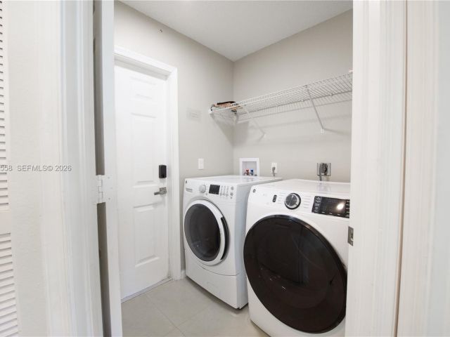 3-bedroom home for sale in Homestead - 452 SE 20th Dr - MondialRealty