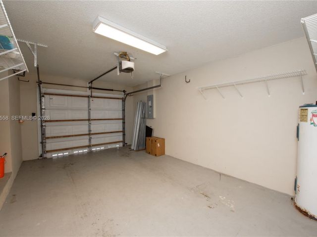 3-bedroom home for sale in Homestead - 452 SE 20th Dr - MondialRealty