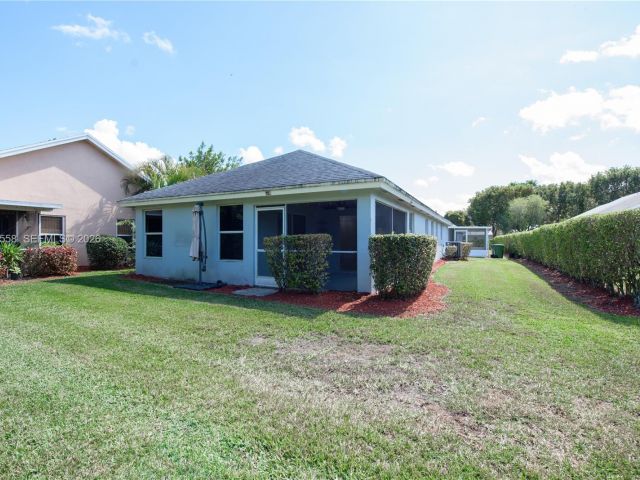 3-bedroom home for sale in Homestead - 452 SE 20th Dr - MondialRealty