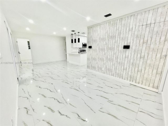 Home for rent at 1409 NE 151st Ter 1409 - photo 7480928