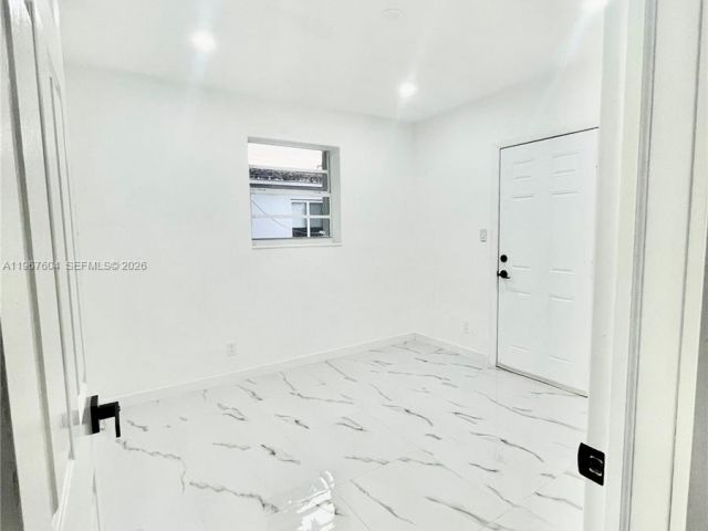 Home for rent at 1409 NE 151st Ter 1409 - photo 7480933