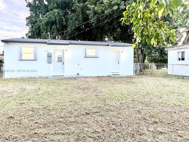 Home for rent at 1409 NE 151st Ter 1409 - photo 7480941