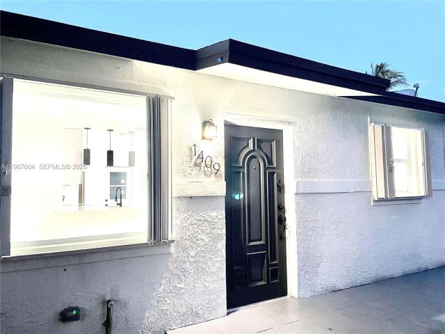 Home for rent at 1409 NE 151st Ter 1409 - photo 7480945