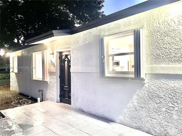 Home for rent at 1409 NE 151st Ter 1409 - photo 7480947