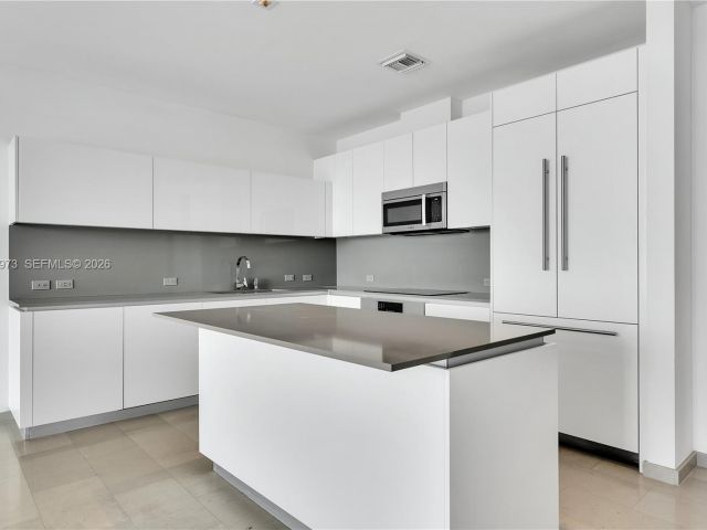 Apartment for sale  Unit #4110 - photo 7446563