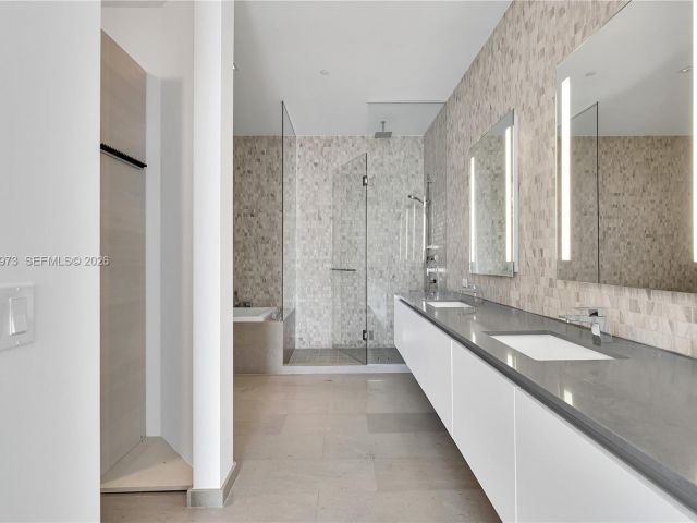 Apartment for sale  Unit #4110 - photo 7446573