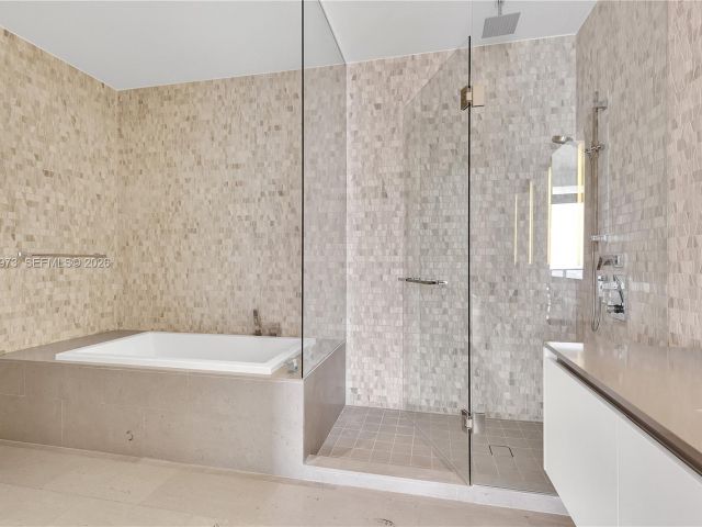 Apartment for sale  Unit #4110 - photo 7446575