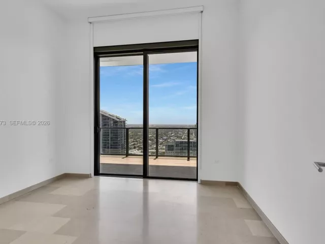 2-bedroom condo for sale in Miami - 68 SE 6th St 4110 - MondialRealty