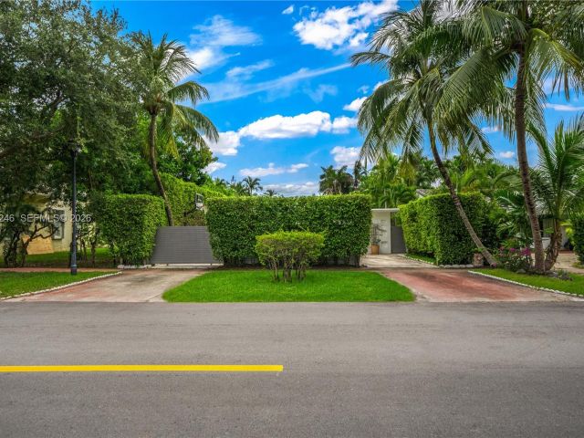 Home for sale at 736 W 51 st - photo 7517900