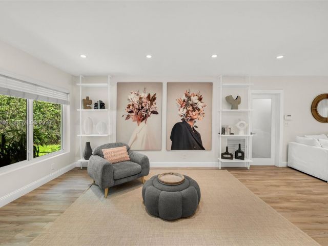 Home for sale at 736 W 51 st - photo 7517903