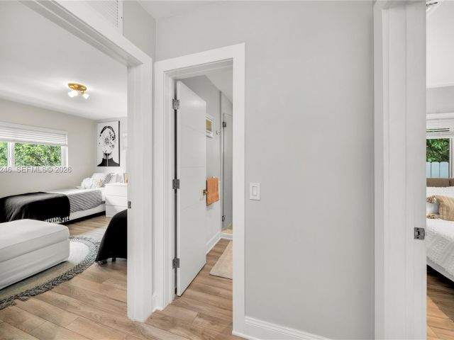 Home for sale at 736 W 51 st - photo 7517911