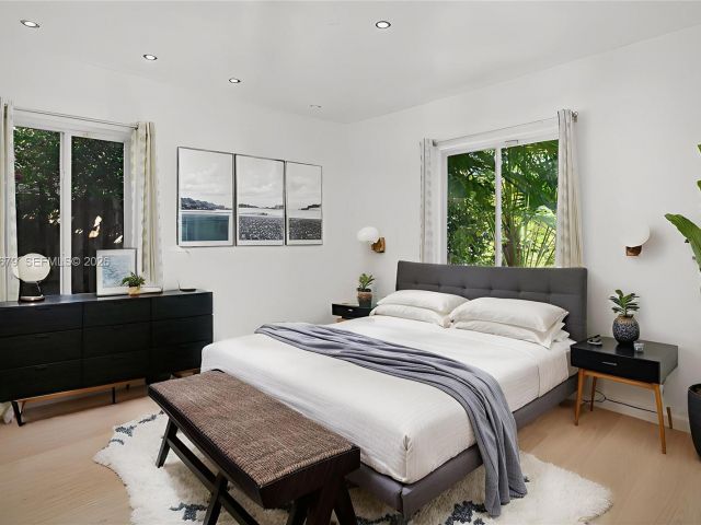 Home for sale at 1113 N Victoria Park Rd - photo 7483420