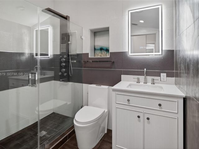 Home for sale at 1113 N Victoria Park Rd - photo 7483428