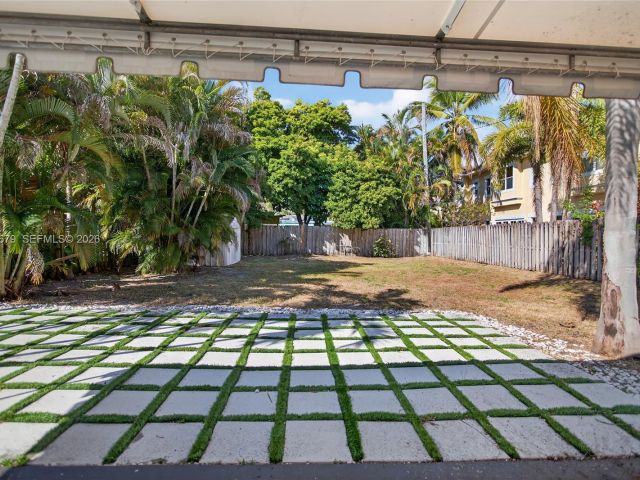 Home for sale at 1113 N Victoria Park Rd - photo 7483430