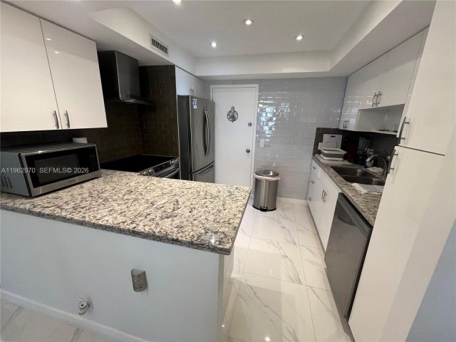 Apartment for rent  Unit #1510 - photo 7500936