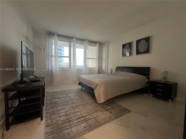 Apartment for rent  Unit #1510 - photo 7500948