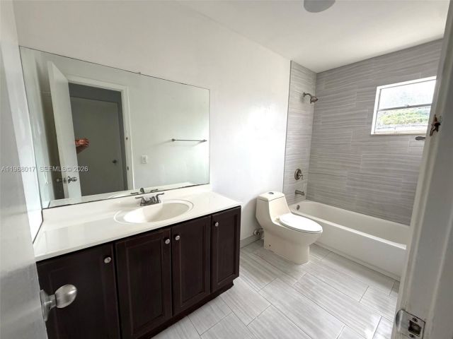 3-bedroom home for rent in Miami - 137xx SW 32nd St - MondialRealty
