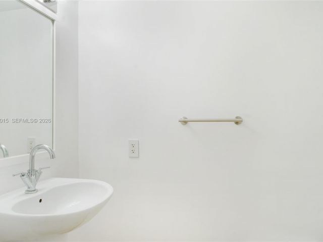 Apartment for rent  Unit #1514 - photo 7447579