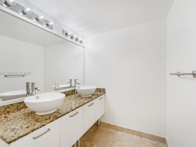 Apartment for rent  Unit #1514 - photo 7447581