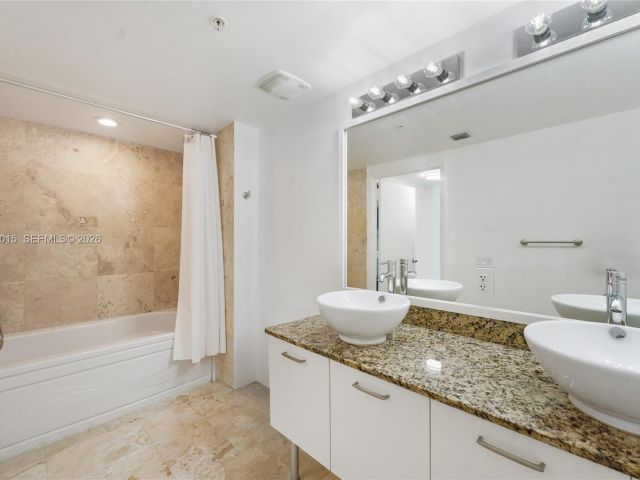 Apartment for rent  Unit #1514 - photo 7447582