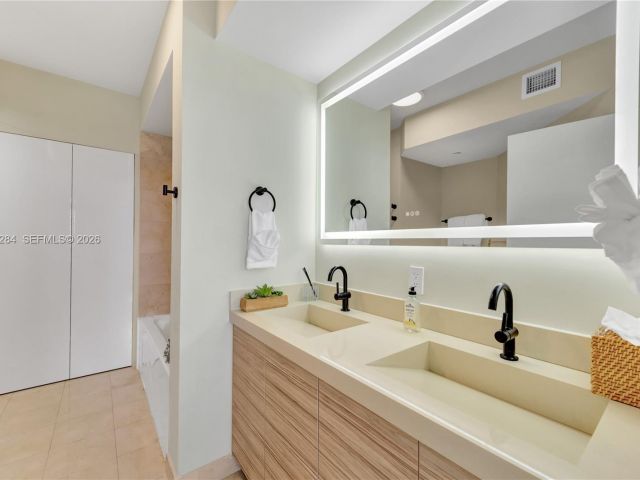 Apartment for sale  Unit # - photo 7448613