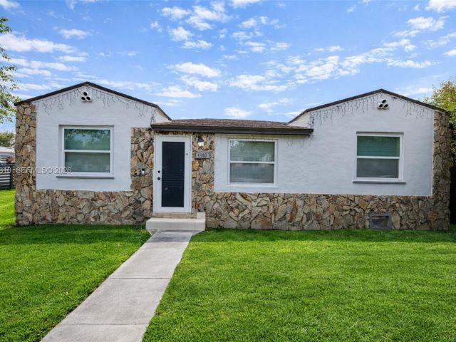 Home for sale at 4500 NW 3rd Ave - photo 7446108