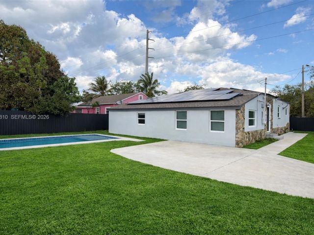 Home for sale at 4500 NW 3rd Ave - photo 7446109