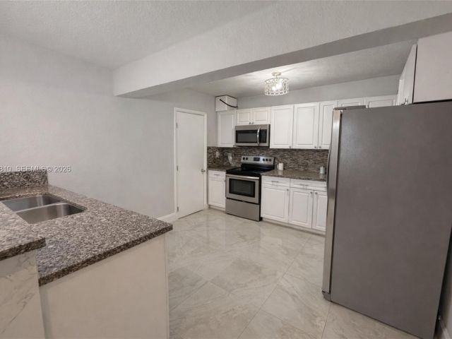 Home for sale at 4500 NW 3rd Ave - photo 7446111