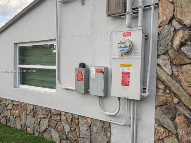 Home for sale at 4500 NW 3rd Ave - photo 7446116