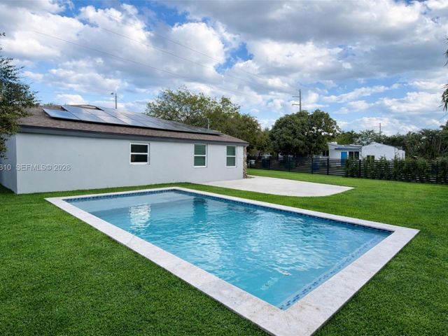 Home for sale at 4500 NW 3rd Ave - photo 7446117