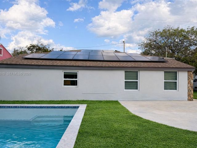 Home for sale at 4500 NW 3rd Ave - photo 7446118