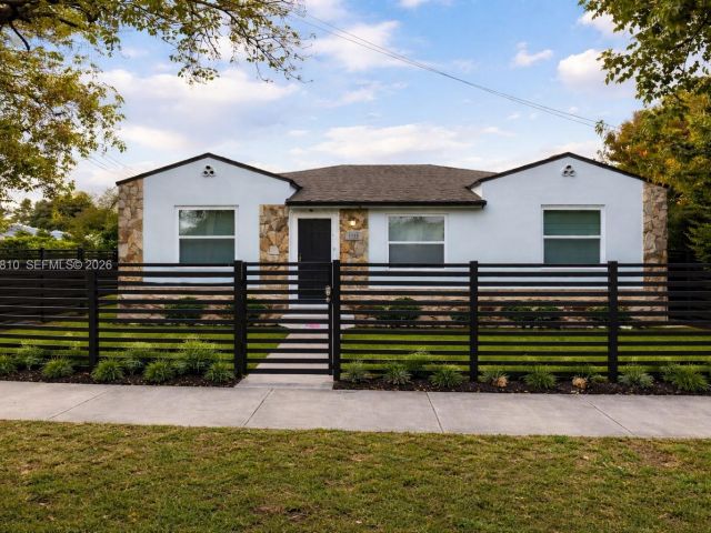 Home for sale at 4500 NW 3rd Ave - photo 7446121