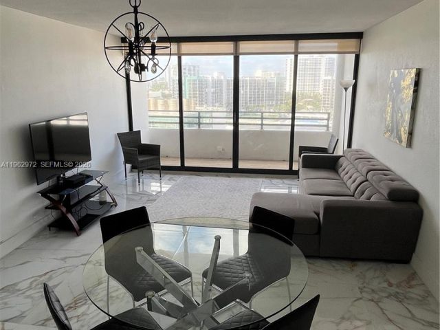 Apartment for rent  Unit # - photo 7500915