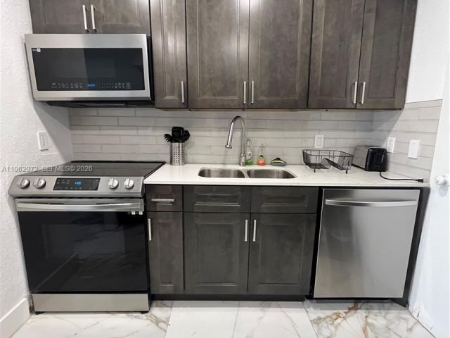 Apartment for rent  Unit # - photo 7500919