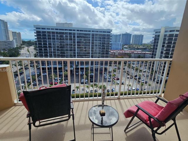 2-bedroom condo for sale in Hallandale Beach - 1985 S Ocean Dr 10J - MondialRealty