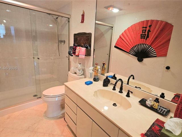2-bedroom condo for sale in Hallandale Beach - 1985 S Ocean Dr 10J - MondialRealty