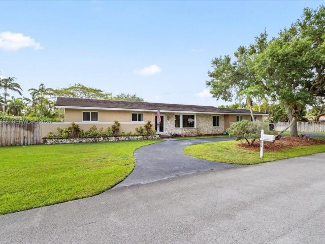 Home for sale at 9750 SW 143rd Dr - photo 7515372