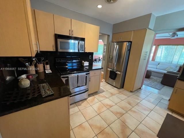 Home for rent at 750 NE 72nd Ter - photo 7446085