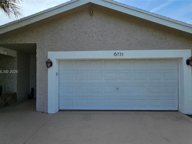 Home for rent at 6731 NW 26th Way - photo 7481943