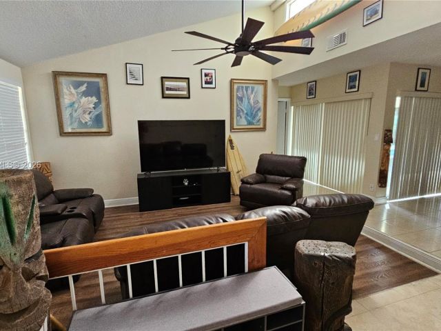 Home for rent at 6731 NW 26th Way - photo 7481950