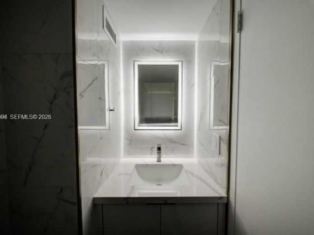 Apartment for rent  Unit #1203 - photo 7449006