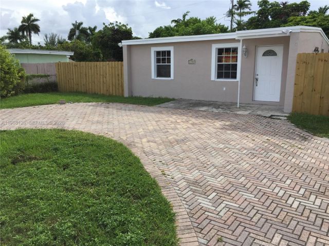 2-bedroom home for rent in Miami - 4700 SW 97th Ave 4700 - MondialRealty
