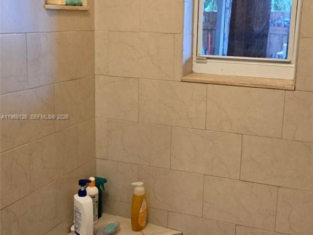 2-bedroom home for rent in Miami - 4700 SW 97th Ave 4700 - MondialRealty