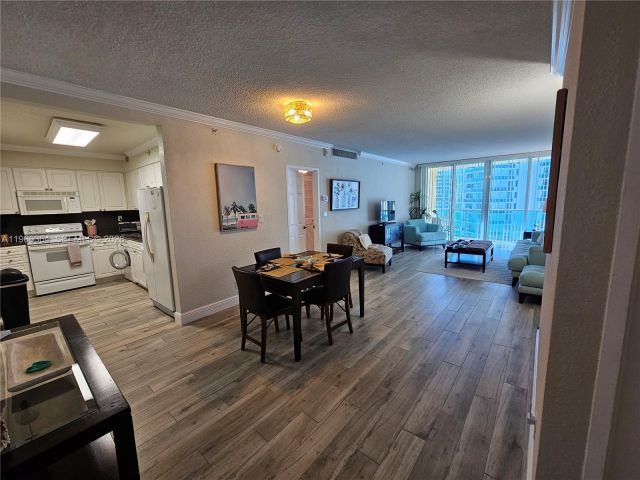 Apartment for rent  Unit #1117 (Av. April 1st) - photo 7477466