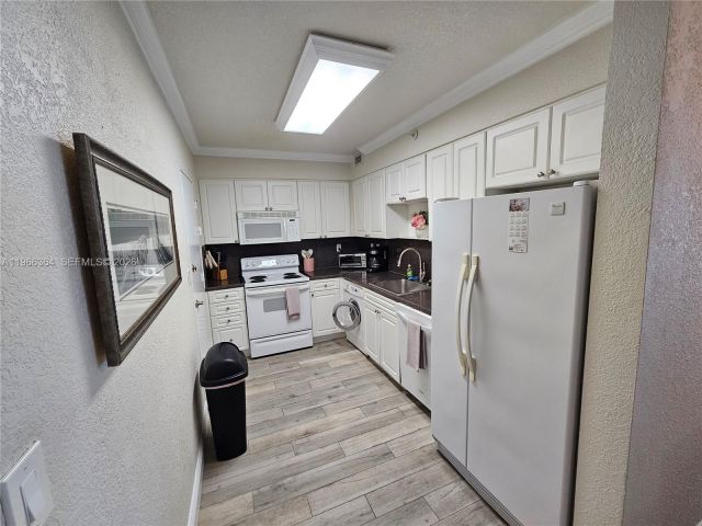 Apartment for rent  Unit #1117 (Av. April 1st) - photo 7477468